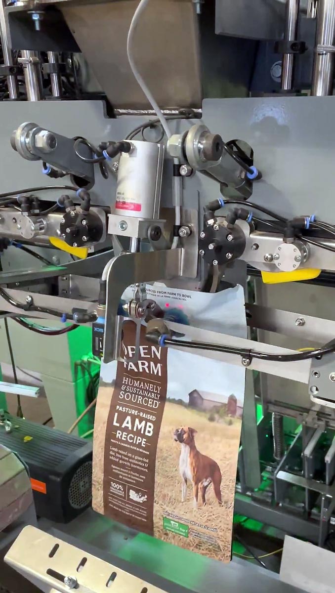 high speed small bag and pouch filler for dog food and pet food