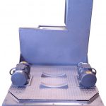 Vibrating table to vibrate and settle wine barrels